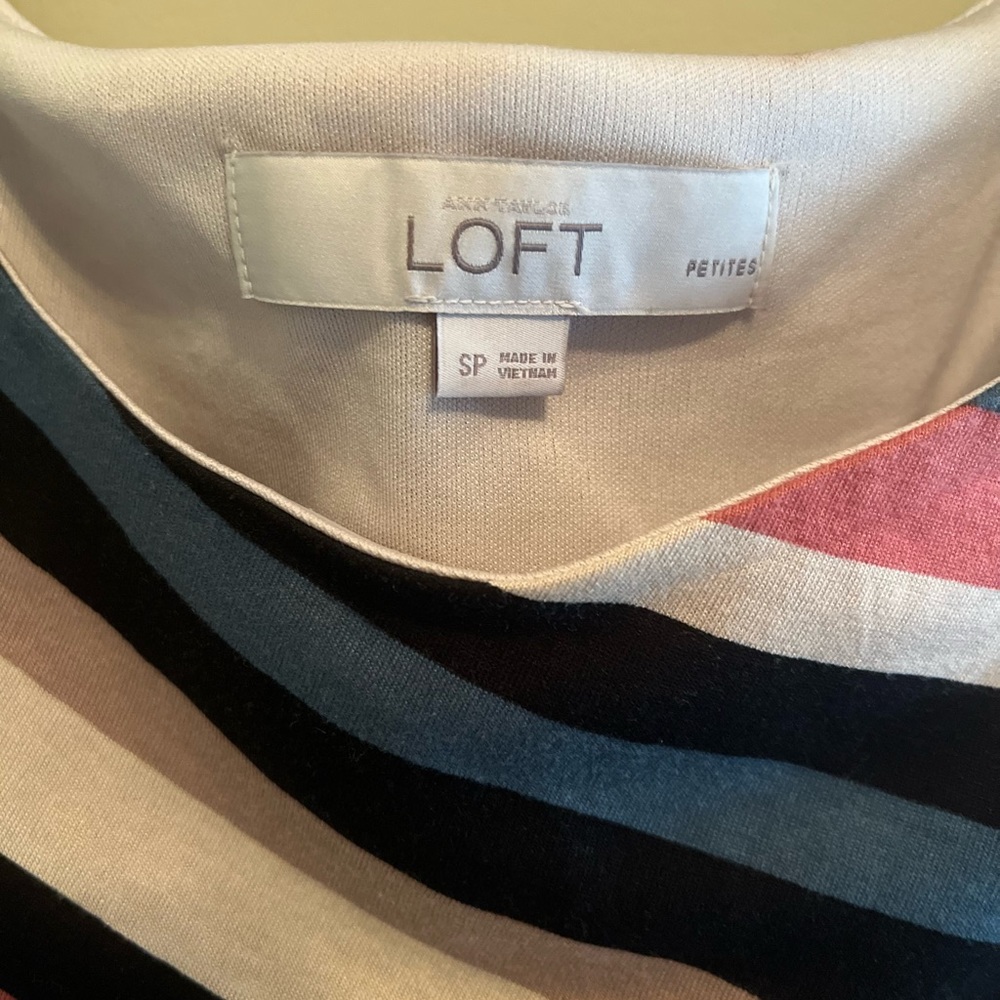 Loft Dress - Picture 3 of 4
